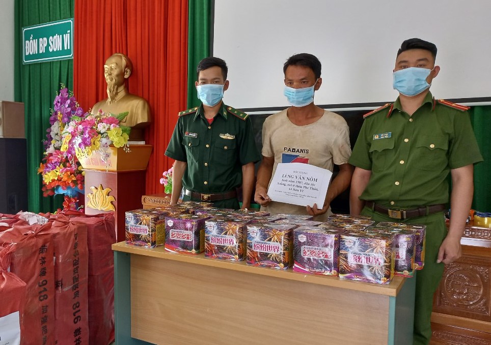 Bộ đội Biên phòng tỉnh Hà Giang bắt đối tượng vận chuyển pháo trái phép